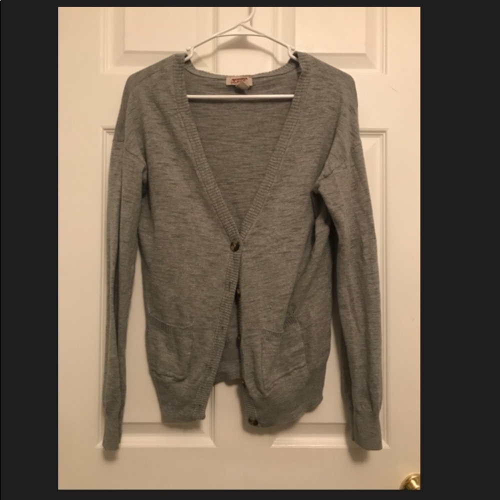 Grey cardigan